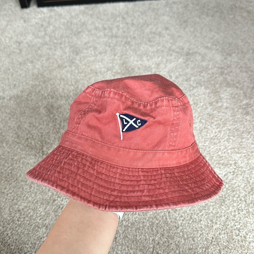 Red bucket had - Picture 1 of 3